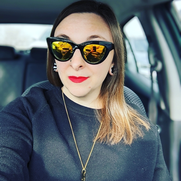 Meet your Posher, Jessica - Picture 4 of 4